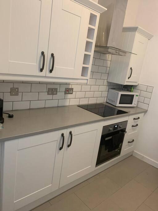 Recently Refurbished Apt Central Mk Free Parking Milton Keynes Exterior photo